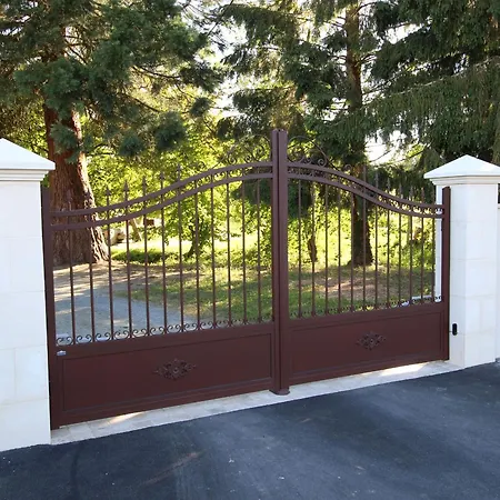 Pres Du Mans : Calme, Confort, Commerces A Proximite, Ideal Pour 2 Pers. - Fr-1-410-273 Holiday home *